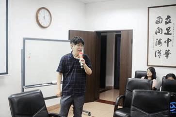 图4 黄星民老师